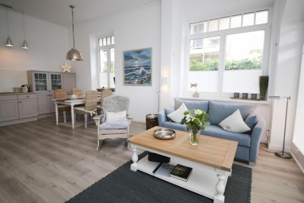 Long Island Apartment *
